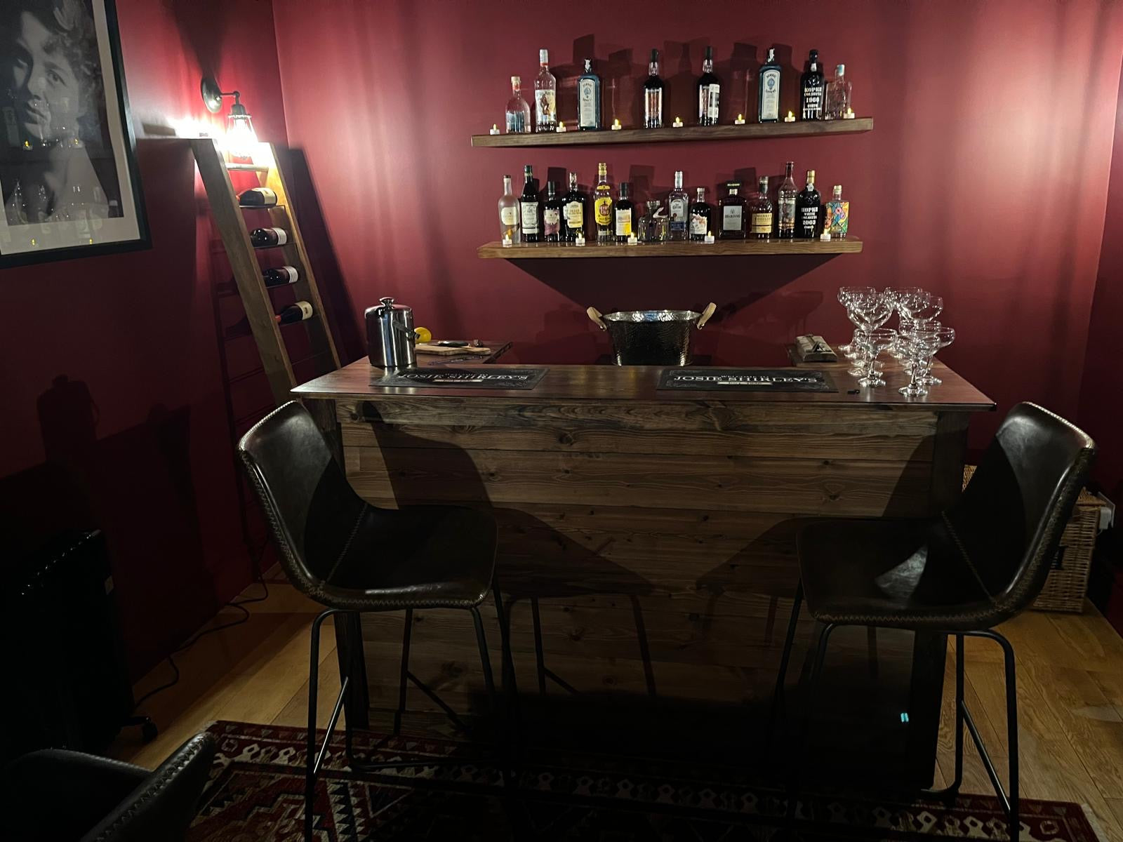 Optional integrated lighting for evening settings.